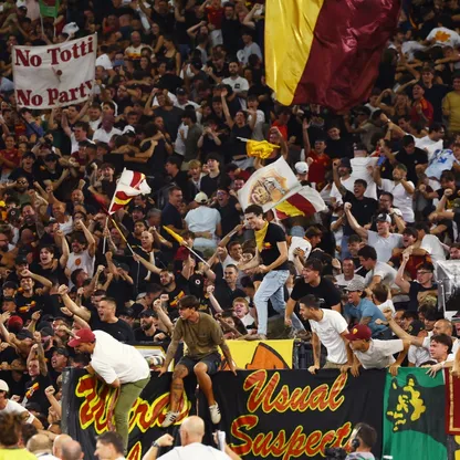 مشجعون لروما في ملعب الأولمبيكو خلال مواجهة أتالانتا بالدوري الإيطالي - 5 سبتمبر 2026