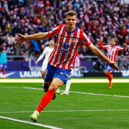 سيميوني مدرب أتلتيكو ينتظر المزيد من المهاجم سورلوث