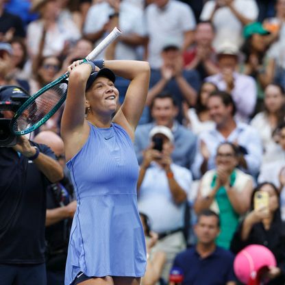 أنيسيموفا تثأر من شفيونتيك وتواجه أوساكا في نصف نهائي بطولة أميركا