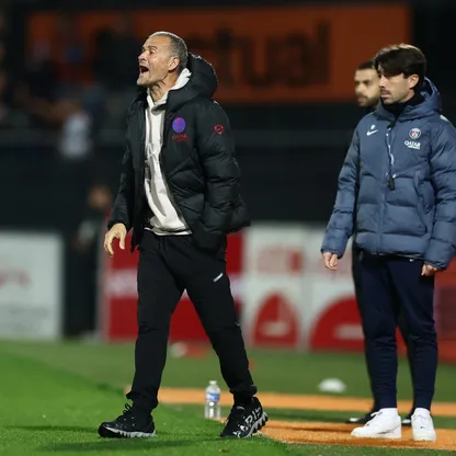 لويس إنريكي من مباراة لوريون وباريس سان جيرمان بالدوري الفرنسي - 29 أكتوبر 2025