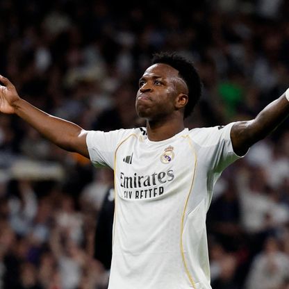 فينيسيوس يمدح زملاءه في ريال مدريد بعد الفوز على أتلتيكو