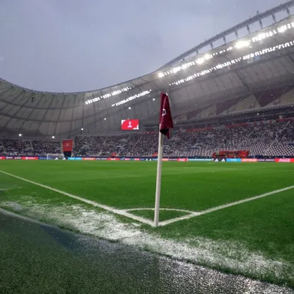 ملعب خليفة الدولي بعد توقف اللعب بين الإمارات والسعودية في كأس العرب بسبب الأمطار - 18 ديسمبر 2025