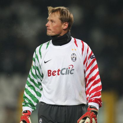 مصرع الحارس النمساوي السابق أليكس مانينغر بحادث سير