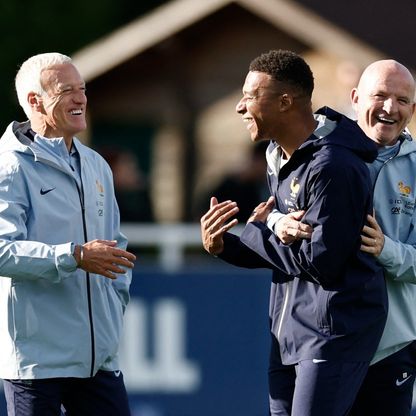 لويس فيغو يرشح المدرب ديدييه ديشان للنجاح مع ريال مدريد