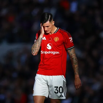 بنجامين سيسكو خلال مباراة مانشستر يونايتد وتوتنهام بالدوري الإنجليزي الممتاز - 8 نوفمبر 2025