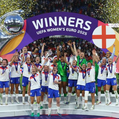 إنجلترا تهزم إسبانيا بركلات الترجيح وتحتفظ بكأس أوروبا للسيدات