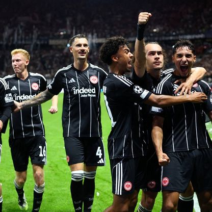 آينتراخت فرانكفورت يتصدر دوري أبطال أوروبا والكبار يلاحقونه