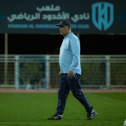 الأخدود يلجأ إلى صانع "معجزة" الفتح لإنقاذ الفريق من الهبوط