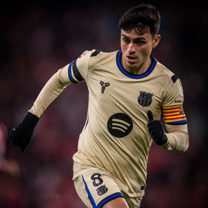 هانزي فليك: بيدري يجعل برشلونة أفضل ولامين يامال لم يكن في مستواه