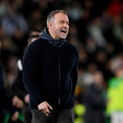 هانزي فليك ينتقد "إهدار الفرص" ويكشف موقف رافينيا وكوندي