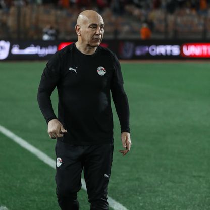 حسام حسن مدرب مصر يعفو عن "الهداف" إمام عاشور بعد الاعتذار