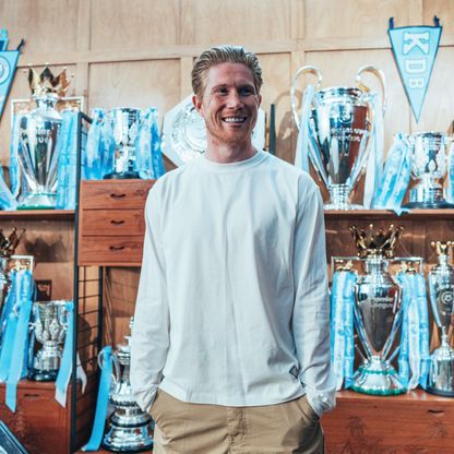 10 مواجهات عاطفية للاعبين ومدربين في دوري أبطال أوروبا 2025-26