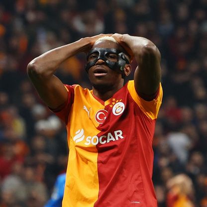 فيكتور أوسيمين: نابولي عاملني مثل كلب وأنطونيو كونتي أراد بقائي