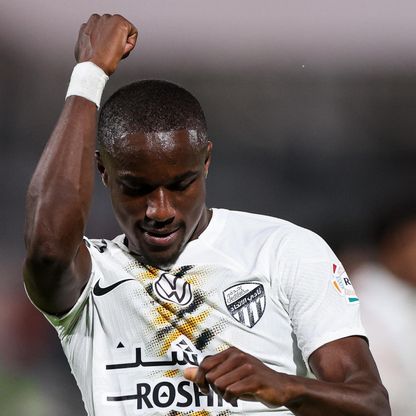 الدوري السعودي.. إيقاف لاعبين من الهلال والأهلي والاتحاد