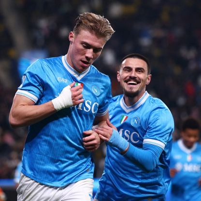 نابولي يعبر ميلان إلى نهائي السوبر الإيطالي في الرياض