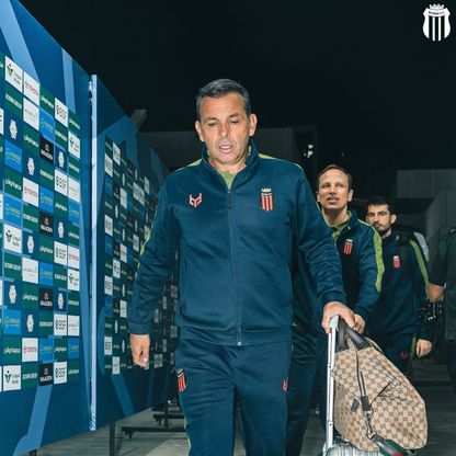 إقالة "كاييخا" مدرب الرياض بسبب تراجع النتائج