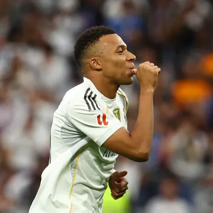 احتفال كيليان مبابي نجم ريال مدريد بتسجيل هدف في مرمى برشلونة بالدوري الإسباني - 26 أكتوبر 2025