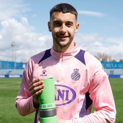 مدرب إسبانيول يثير الشكوك بشأن انتقال الحارس غارسيا لبرشلونة