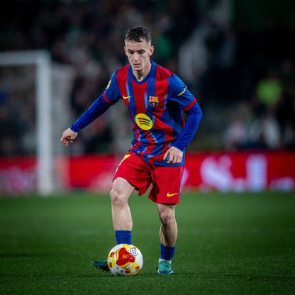 ديبورتيفو لاكورونيا يسابق الزمن لضم لاعب وسط برشلونة