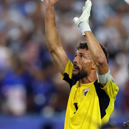 فوزينيا حارس الأخضر يحيى الجمهور بعد مواجهة الأرجنتين في الدور الـ32 بكأس العالم - 4 يوليو 2026