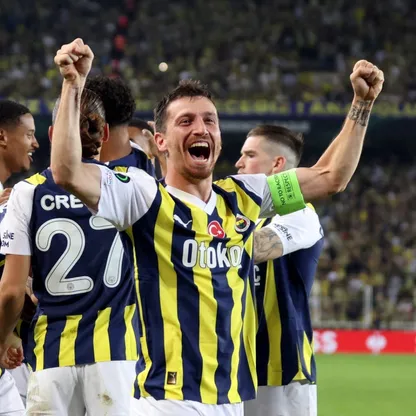 ميرت هاكان يانداس لاعب خط وسط فنربخشة التركي يحتفل بهدف فريقه بمواجهة نوردشيلاند بدوري المؤتمر الأوروبي - 21 سبتمبر 2023