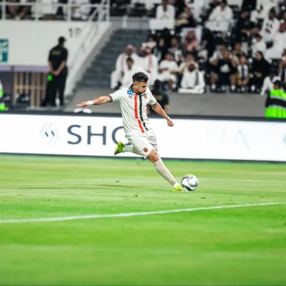 محمود حسن تريزيغيه لاعب الرياض خلال مواجهة الشباب - 25 أغسطس 2026