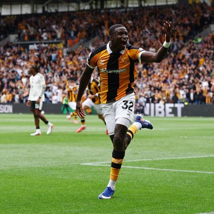 شاهد.. هال سيتي الصاعد حديثاً يفاجئ مانشستر يونايتد في أولى مراحل الدوري الإنجليزي