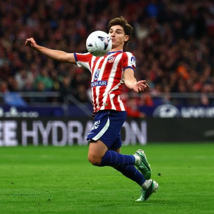 أتلتيكو مدريد يضغط على برشلونة قبل الكلاسيكو وخوليان ألفاريز يحظى بتصفيق