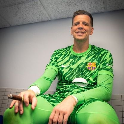 تشيزني يكشف عن "اتفاقية التدخين" مع فليك مدرب برشلونة