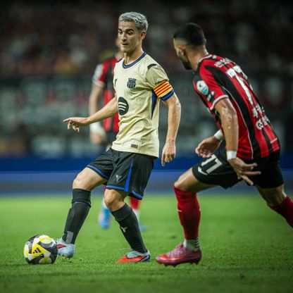 رغم الفوز بسباعية.. فليك يشكو "كسل" برشلونة ويشيد بـ"القائد" غافي