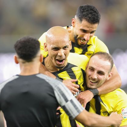 الاتحاد يزيح الهلال وينتزع صدارة الدوري السعودي بالفوز على الفتح