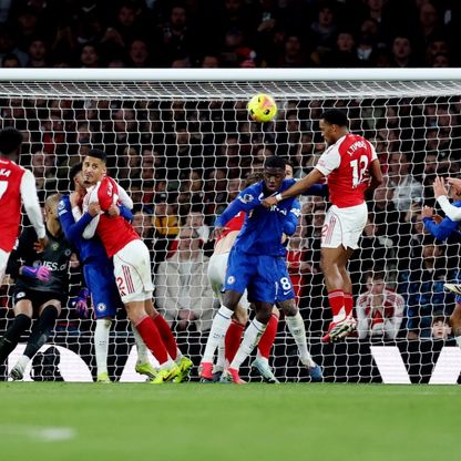 مطالب بالتدخل الفوري لإنهاء "فوضى الكرات الثابتة" في الدوري الإنجليزي