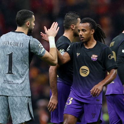 كوندي يواصل غيابه عن برشلونة أمام ألافيس
