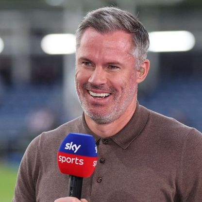 جيمي كاراغر يعتذر لمحمد صلاح على الهواء مباشرة