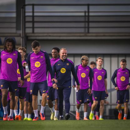 أرقام رسمية تكشف تراجعاً بدنياً مقلقاً لبرشلونة وهانزي فليك يبحث عن حلول