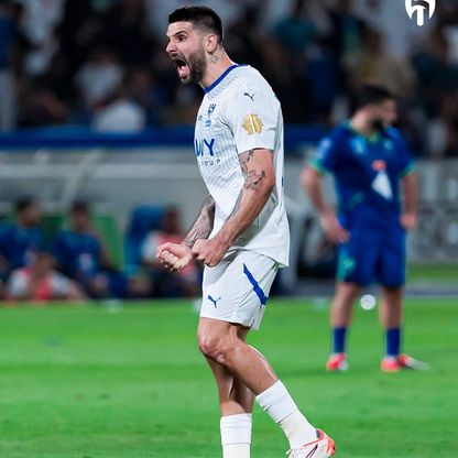 ريمونتادا اللحظات الأخيرة.. الهلال ينتفض على الفتح في مباراة مثيرة