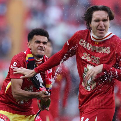 رغم بيع لويس دياز.. "بديل صلاح" مصمم على الرحيل عن ليفربول