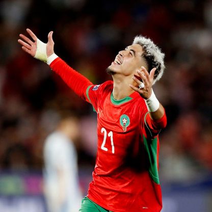 شاهد.. فاماليكاو يحتفي بالمغربي ياسر الزابيري بعد لقب المونديال