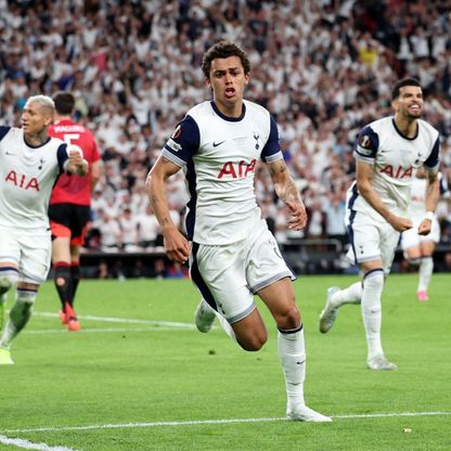 توتنهام يتوج بطلاً للدوري الأوروبي بفوزه على مانشستر يونايتد