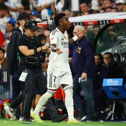 شاهد.. فينيسيوس يُحرج تشابي ألونسو في مران ريال مدريد