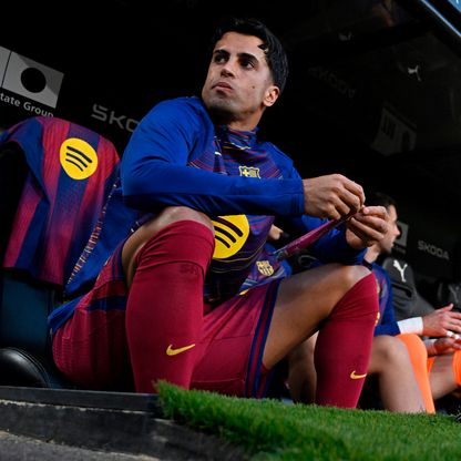 برشلونة "يحمّل" الهلال مسؤولية أزمة تسجيل جواو كانسيلو