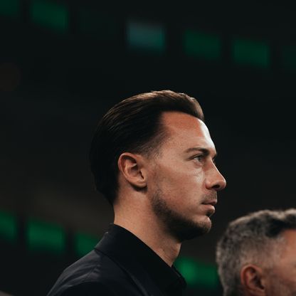 ماتياس يايسله يُشيد بانضباط لاعبي الأهلي أمام ضمك