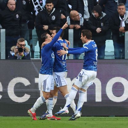 كومو يُسقط يوفنتوس ويهدد مركزه الخامس في الدوري الإيطالي