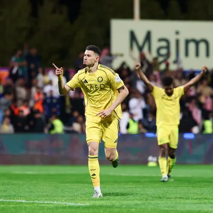 احتفال عبد الله الحمدان مهاجم النصر بتسجيل هدف في مرمى الفيحاء بالدوري السعودي - 28 فبراير 2026