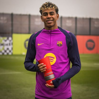 لامين يامال يتفوق على كيليان مبابي ويتوج بجائزة لاعب الشهر في الدوري الإسباني