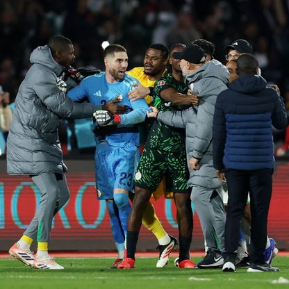 الكاف يفتح تحقيقاً بأحداث مباراتي المغرب والجزائر في كأس إفريقيا