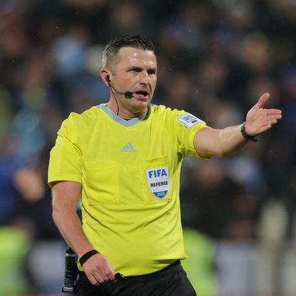 الإنجليزي مايكل أوليفر حكماً لقمة ريال مدريد وبايرن ميونيخ.. ماذا تقول الأرقام؟