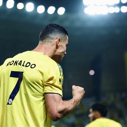 شاهد.. رونالدو يسجل هدفين ويقود النصر لاكتساح النجمة بخماسية