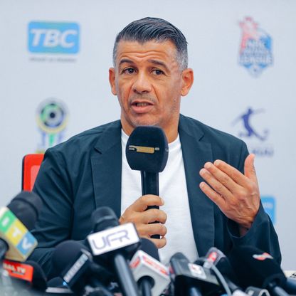 بعد مجدٍ في تنزانيا.. الإسماعيلي يتعاقد مع المدرب الجزائري ميلود حمدي