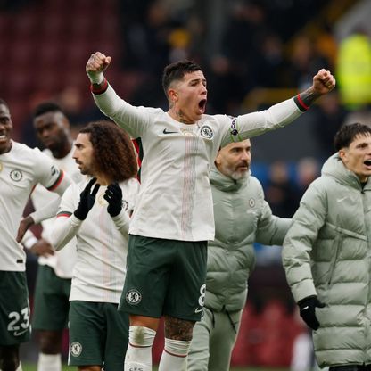 تشيلسي يعبر بيرنلي إلى المركز الثاني في الدوري الإنجليزي